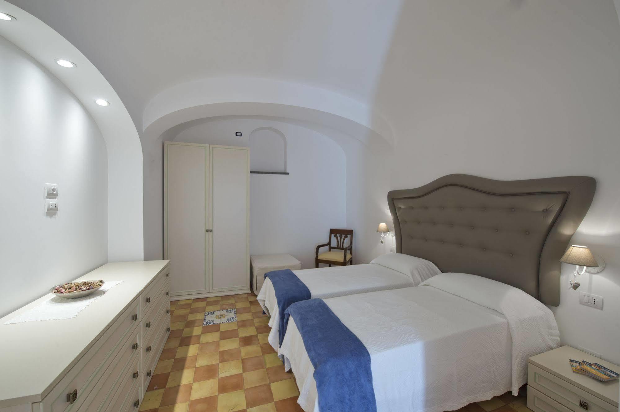 Golden Vaults Праяно Экстерьер фото